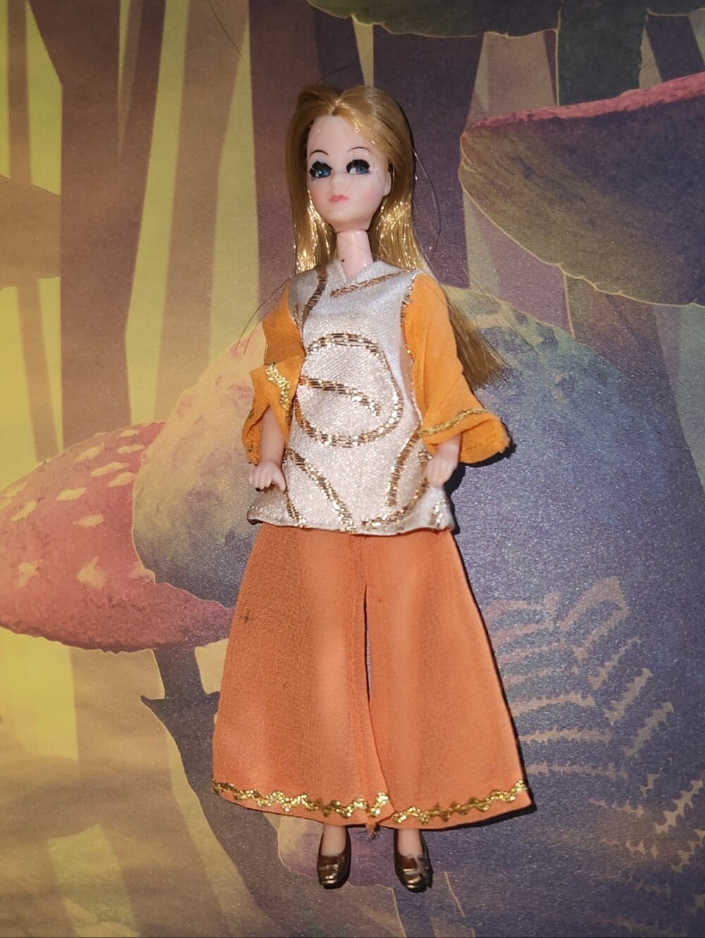 Dawn & her Friends DAWN doll Orange Gold Flare Pantsuit Bronze Shoes Stand